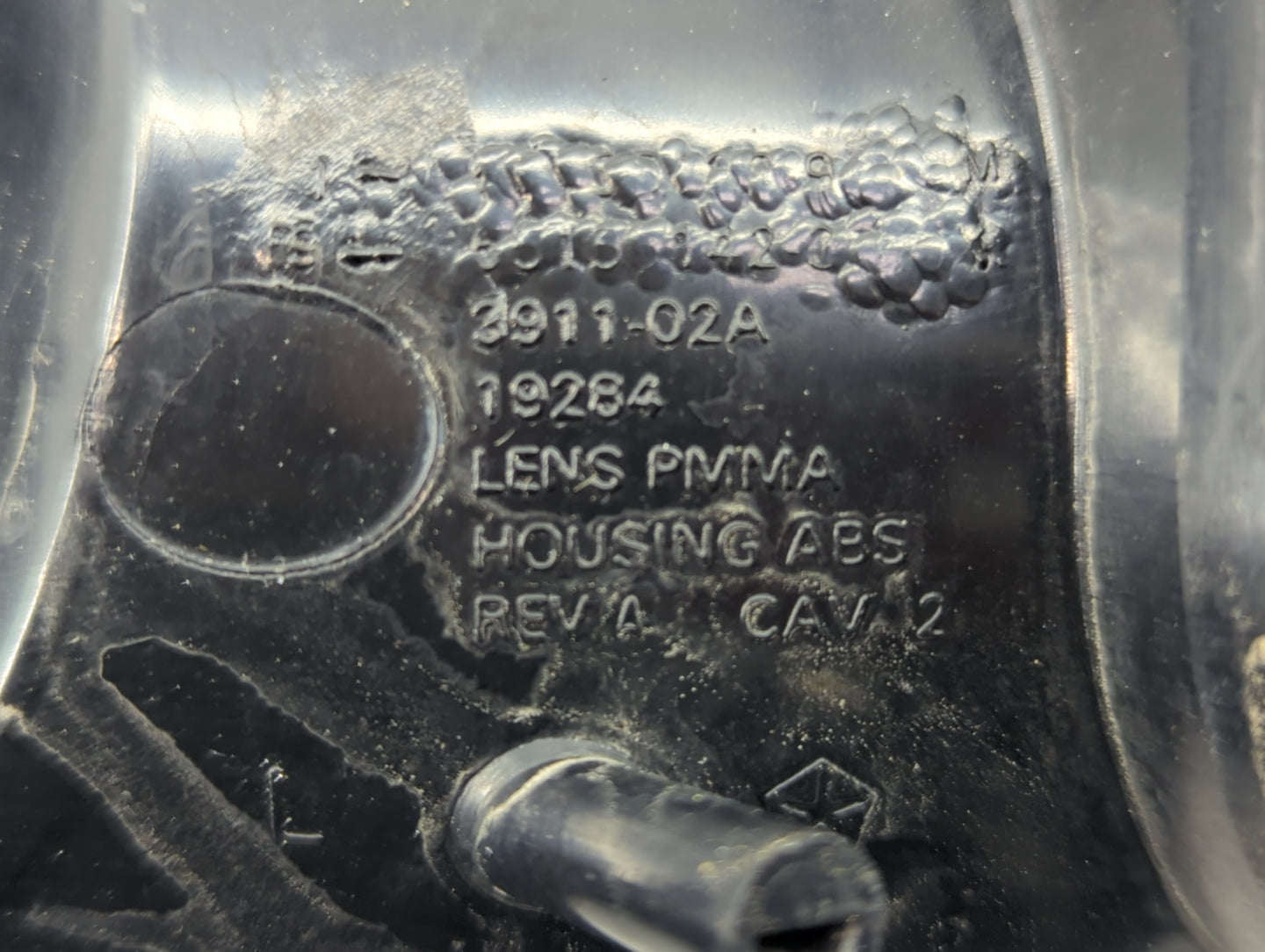 2003-2004 Jeep Grand Cherokee Tail Light Assembly Driver Left OEM P/N:3911-02A Fits Fits 2003 2004 OEM Used Auto Parts - Oem