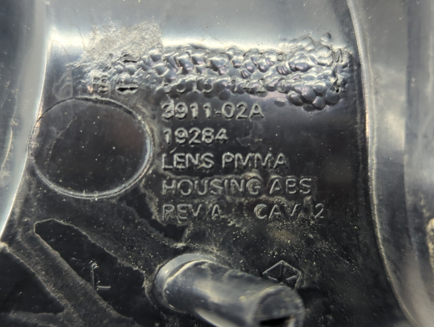 2003-2004 Jeep Grand Cherokee Tail Light Assembly Driver Left OEM P/N:3911-02A Fits Fits 2003 2004 OEM Used Auto Parts - Oem