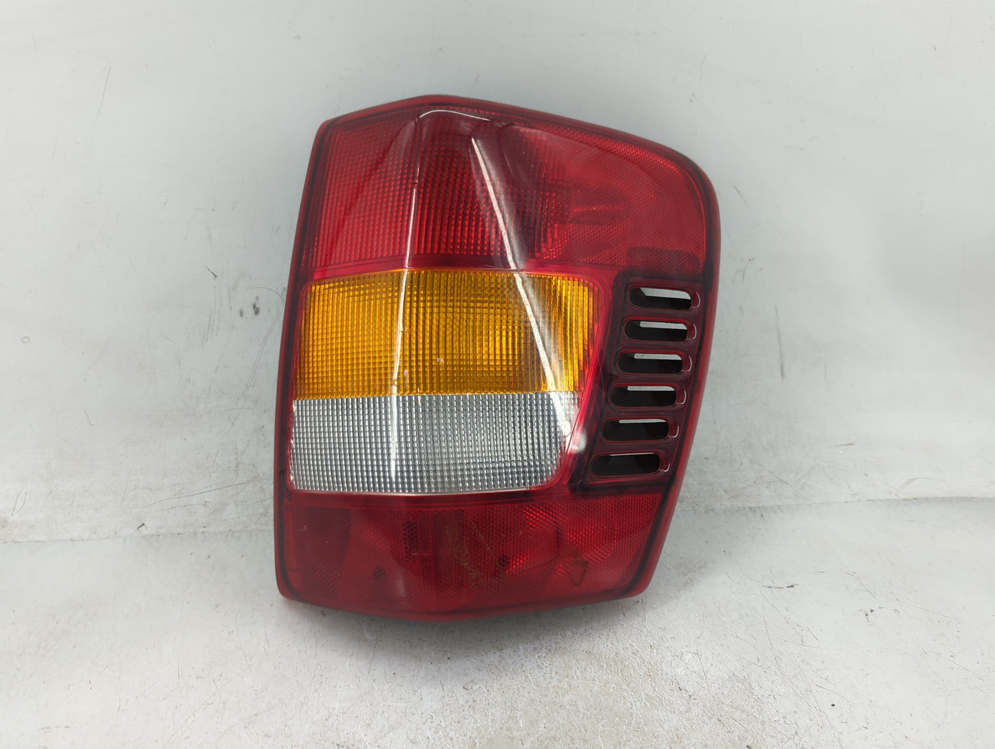 2003-2004 Jeep Grand Cherokee Tail Light Assembly Passenger Right OEM P/N:3911-02A Fits Fits 2003 2004 OEM Used Auto Parts -