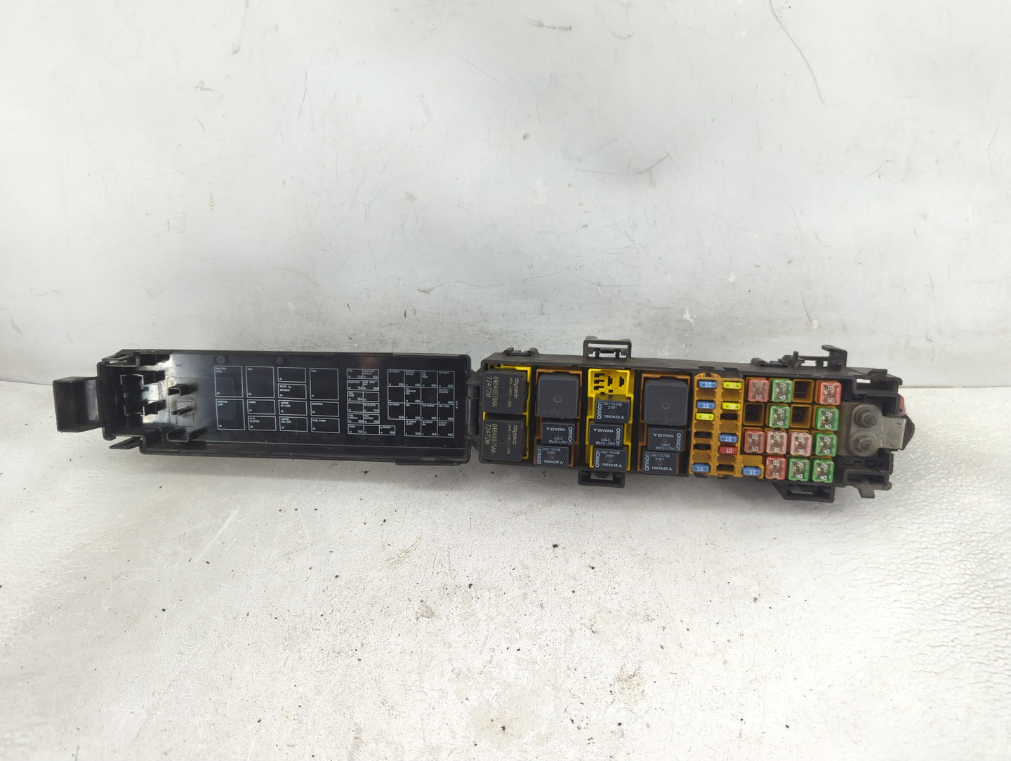 2000-2004 Jeep Grand Cherokee Fusebox Fuse Box Panel Relay Module P/N:04848879AA 56006709 Fits Fits 2000 2001 2002 2003 2004