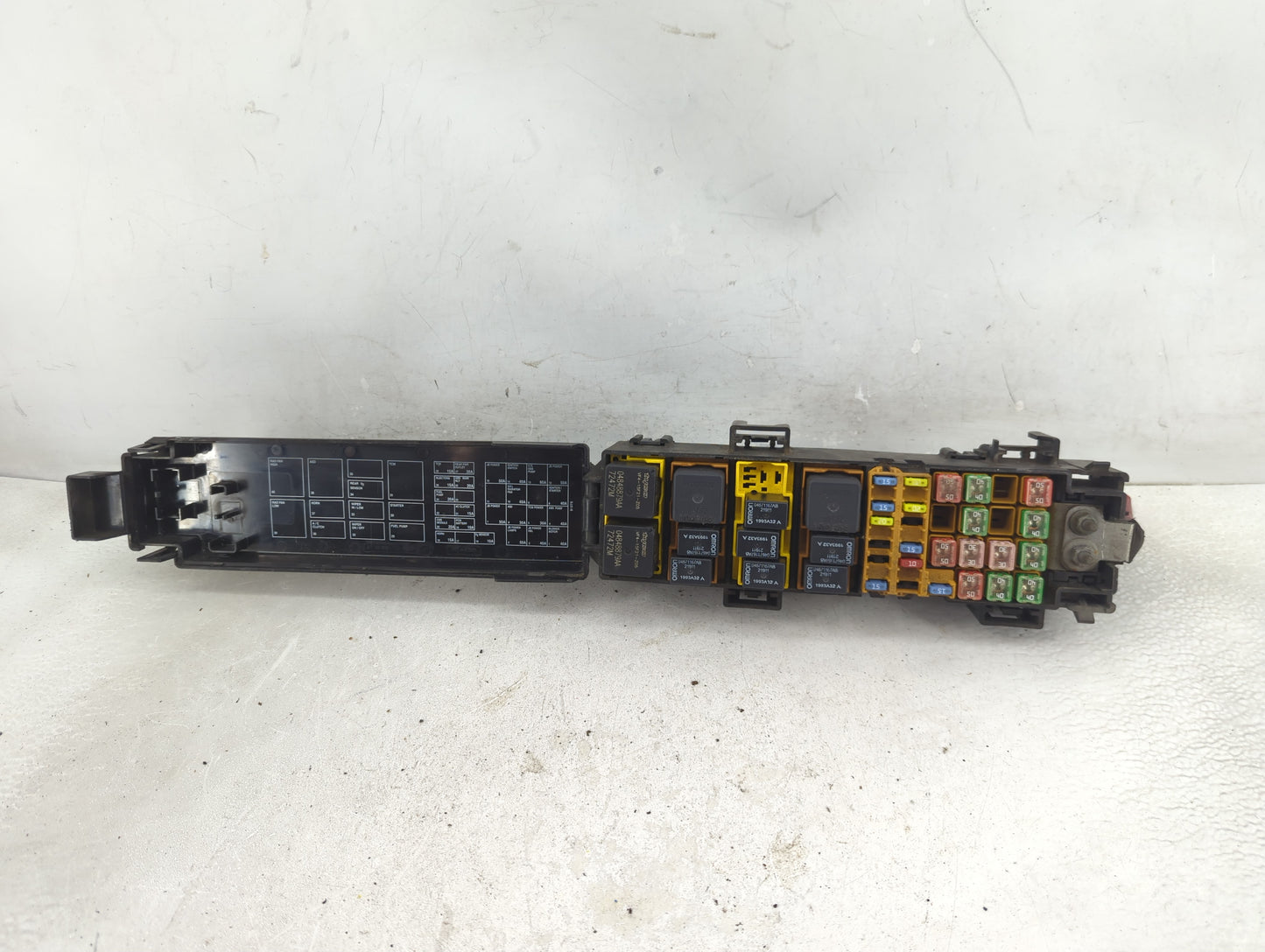 2000-2004 Jeep Grand Cherokee Fusebox Fuse Box Panel Relay Module P/N:04848879AA 56006709 Fits Fits 2000 2001 2002 2003 2004