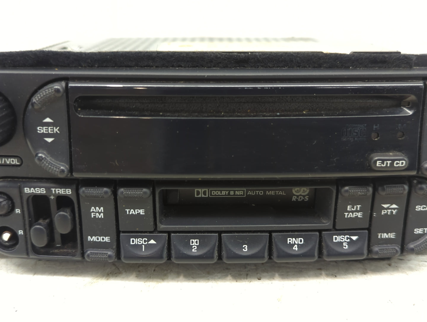 2002-2004 Jeep Grand Cherokee Radio AM FM Cd Player Receiver Replacement P/N:05091606AD Fits OEM Used Auto Parts - Oemusedau