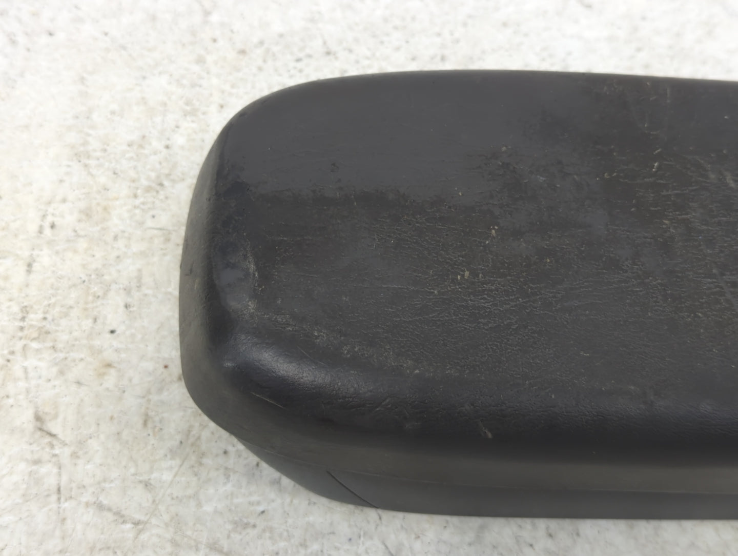 2004 Jeep Grand Cherokee Center Console Armrest Cover Lid Fits OEM Used Auto Parts - Oemusedautoparts1.com