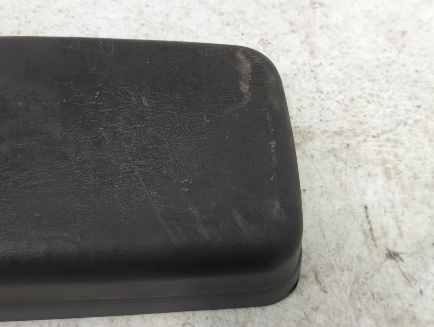 2004 Jeep Grand Cherokee Center Console Armrest Cover Lid Fits OEM Used Auto Parts - Oemusedautoparts1.com