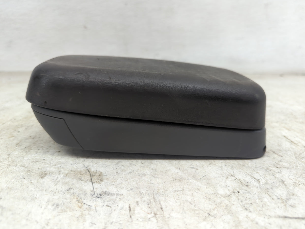 2000-2004 Jeep Grand Cherokee Center Console Armrest Cover Lid Fits Fits 2000 2001 2002 2003 2004 OEM Used Auto Parts - Oemu