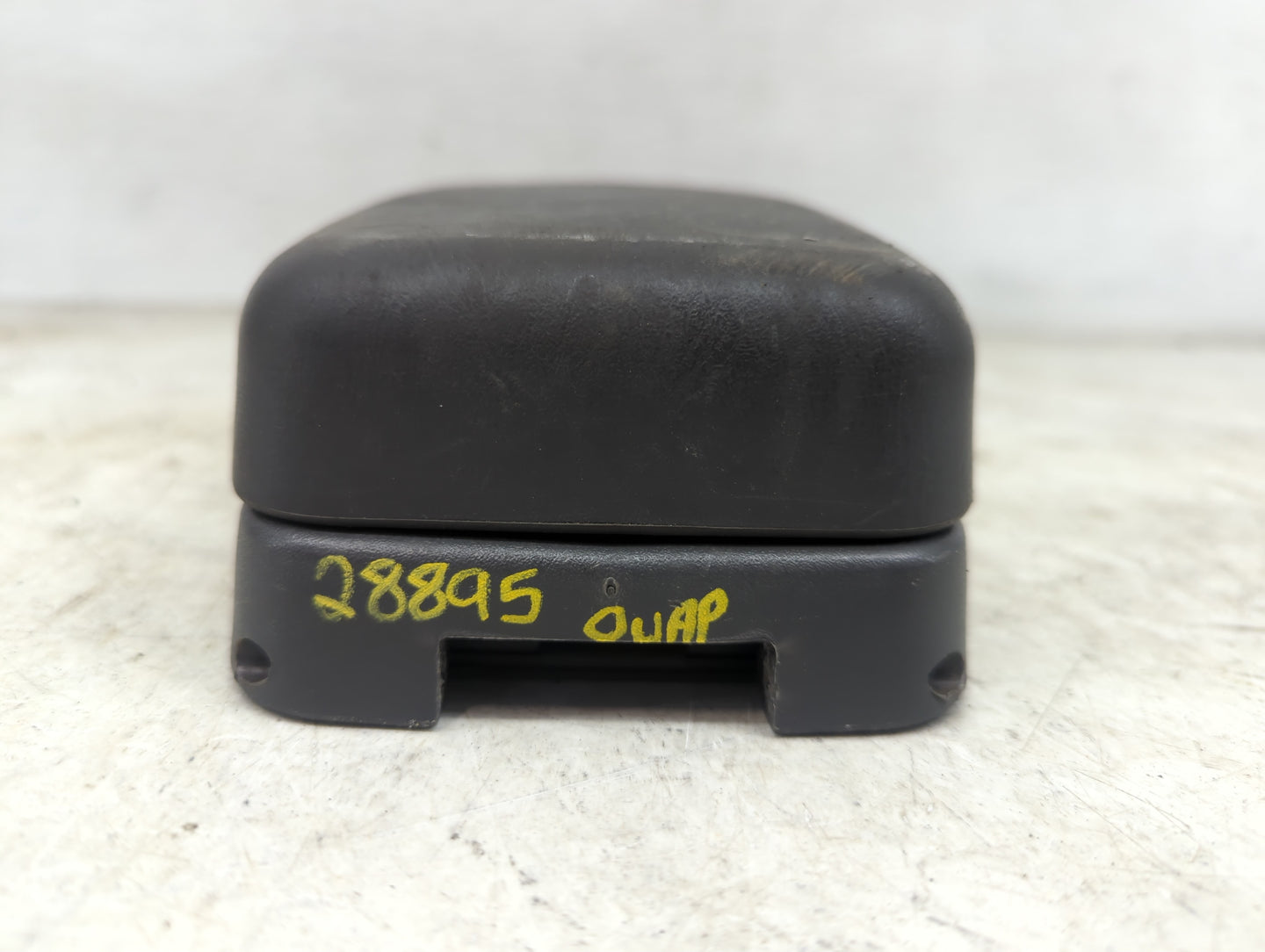 2004 Jeep Grand Cherokee Center Console Armrest Cover Lid Fits OEM Used Auto Parts - Oemusedautoparts1.com