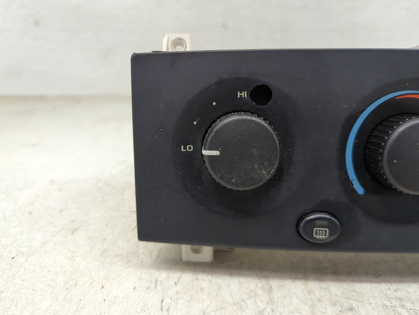 1999-2004 Jeep Grand Cherokee Climate Control Module Temperature AC/Heater Replacement P/N:P55115904AC 12222820 Fits OEM Use