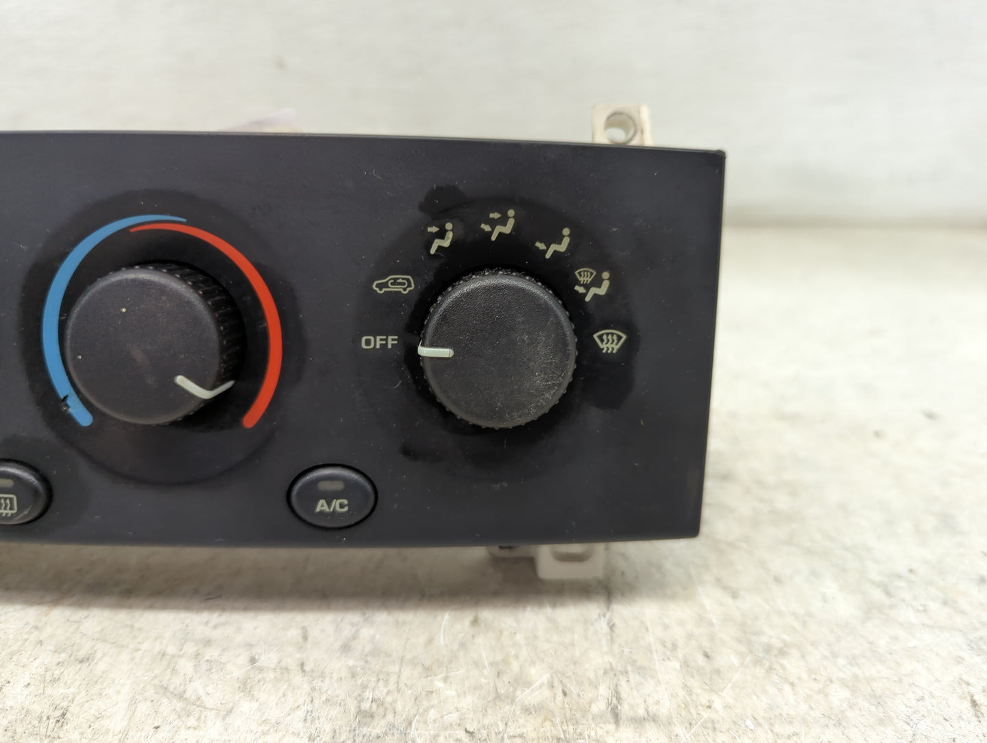 1999-2004 Jeep Grand Cherokee Climate Control Module Temperature AC/Heater Replacement P/N:P55115904AC 12222820 Fits OEM Use