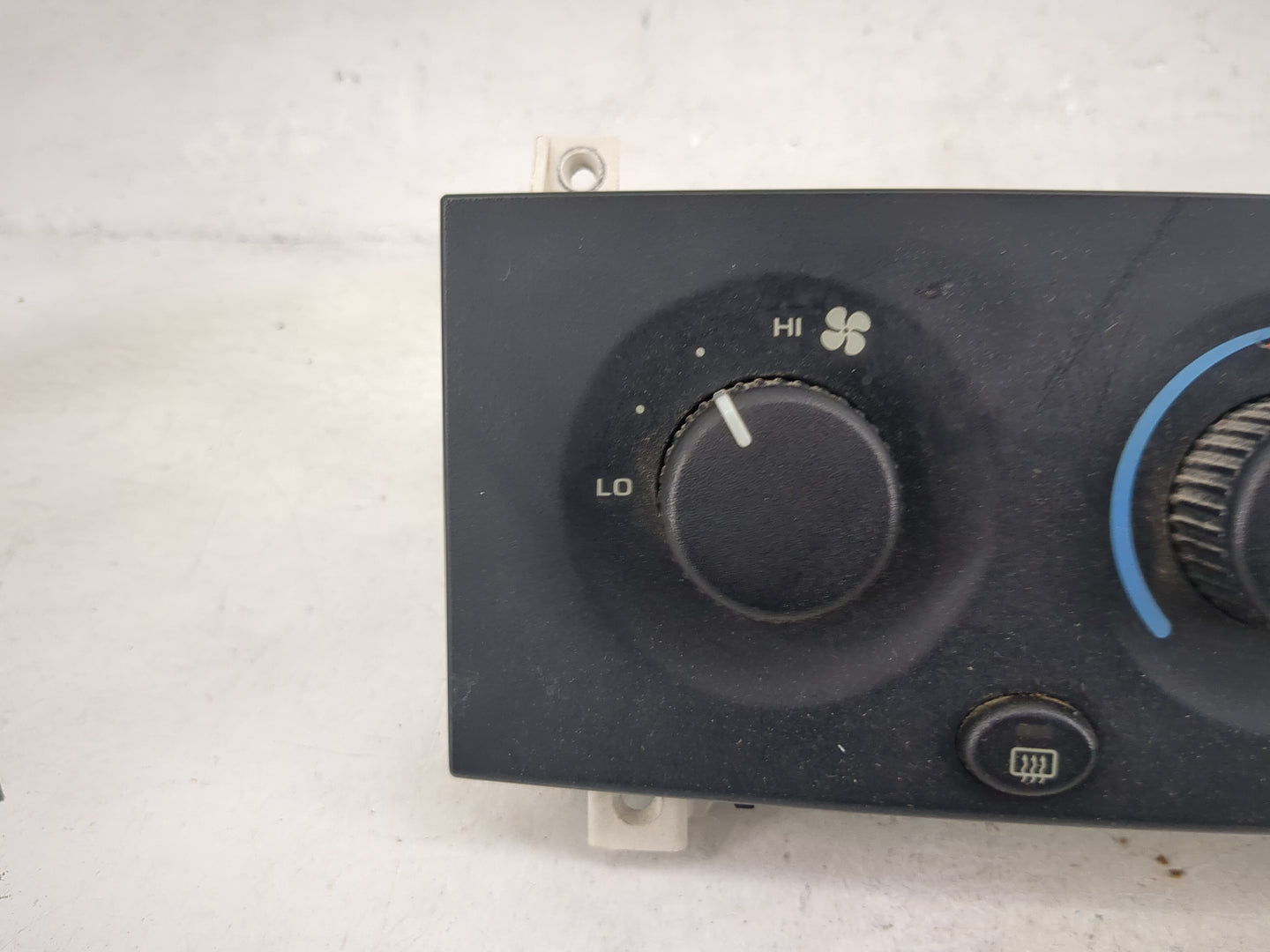 1999-2004 Jeep Grand Cherokee Climate Control Module Temperature AC/Heater Replacement P/N:P55115904AC 12222820 Fits OEM Use