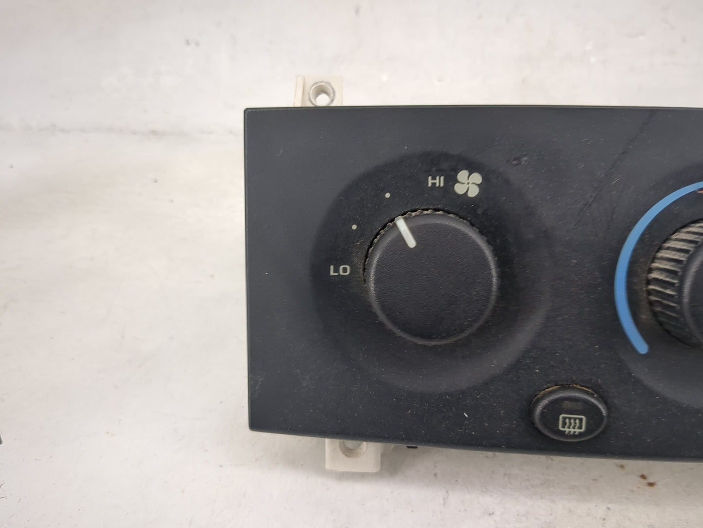 1999-2004 Jeep Grand Cherokee Climate Control Module Temperature AC/Heater Replacement P/N:P55115904AC 12222820 Fits OEM Use