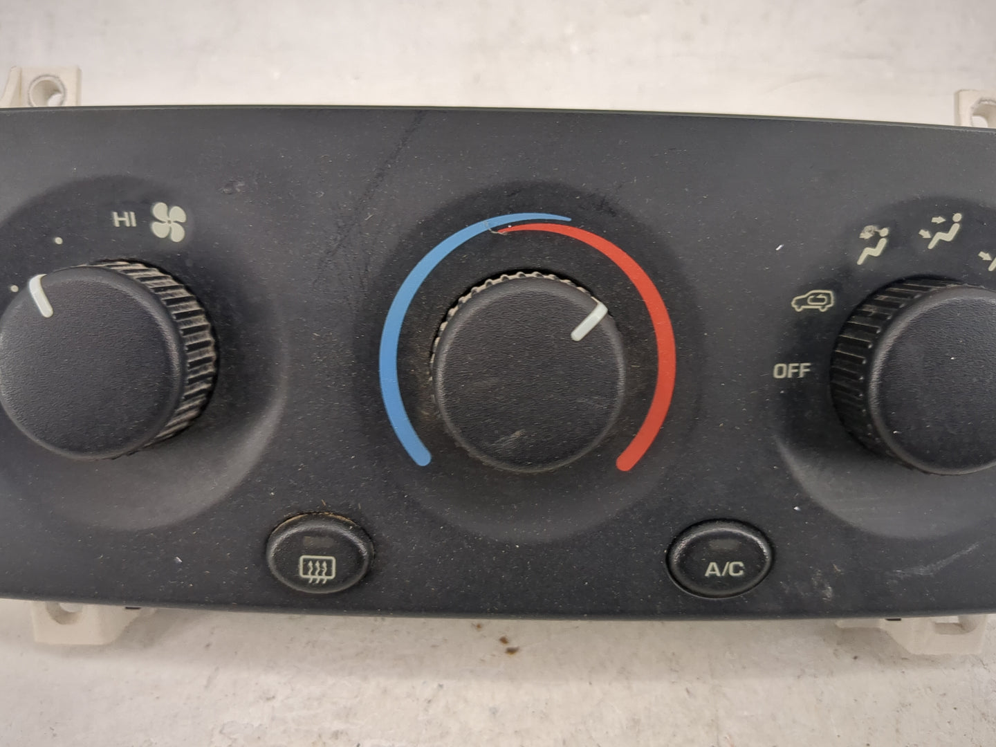 1999-2004 Jeep Grand Cherokee Climate Control Module Temperature AC/Heater Replacement P/N:P55115904AC 12222820 Fits OEM Use