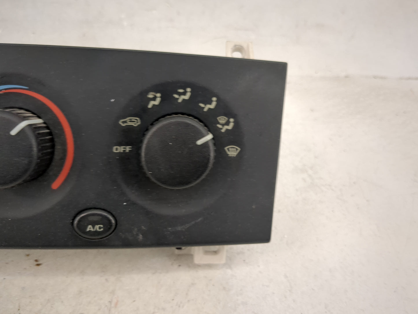 1999-2004 Jeep Grand Cherokee Climate Control Module Temperature AC/Heater Replacement P/N:P55115904AC 12222820 Fits OEM Use