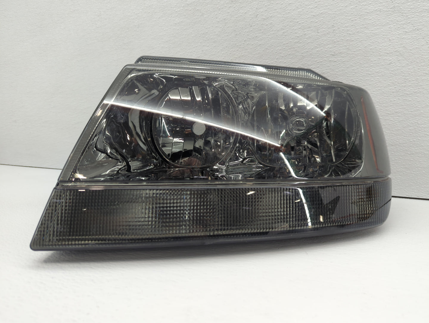 2002-2004 Jeep Grand Cherokee Driver Left Oem Head Light Headlight Lamp - Oemusedautoparts1.com