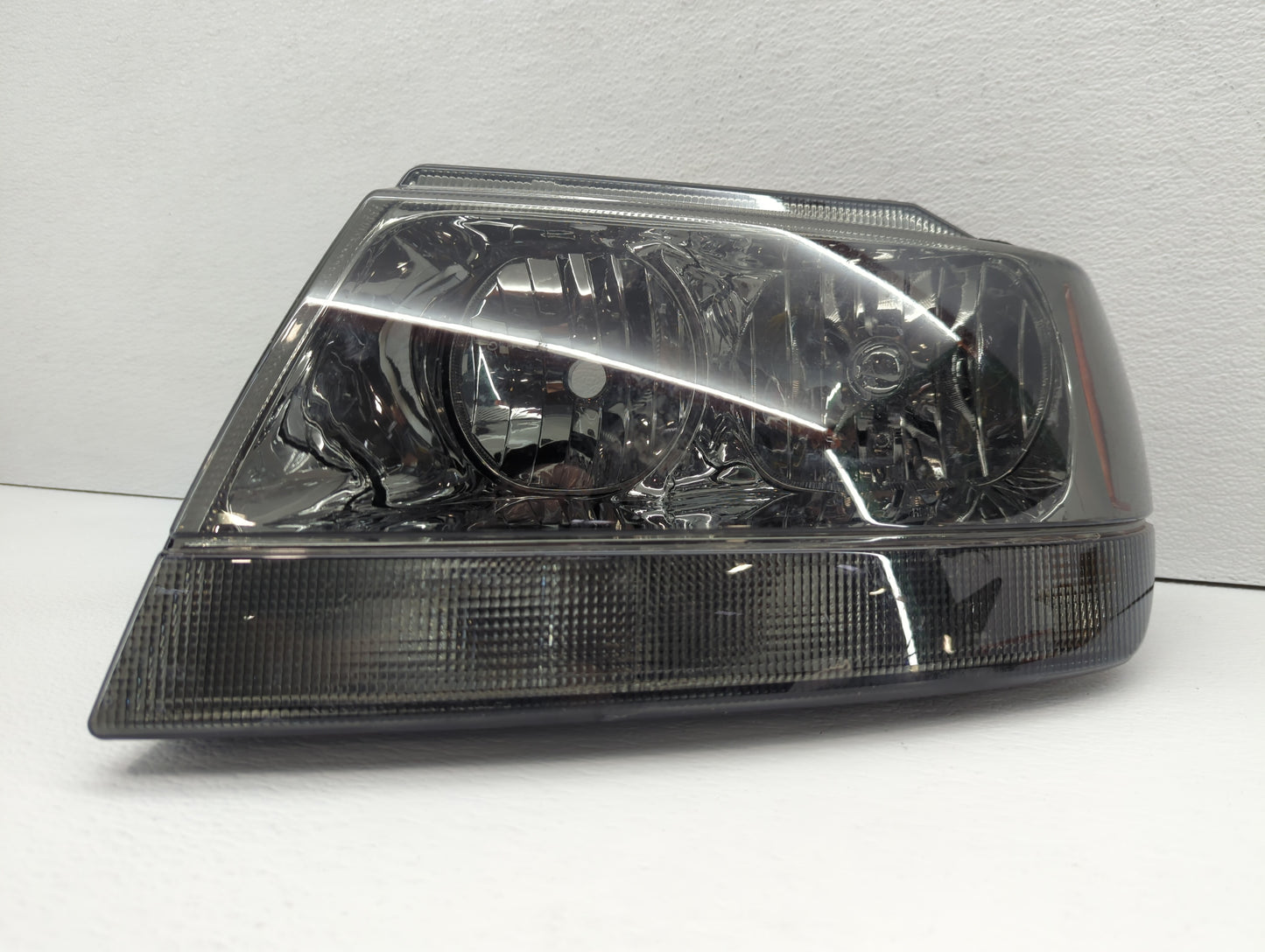 2002-2004 Jeep Grand Cherokee Driver Left Oem Head Light Headlight Lamp - Oemusedautoparts1.com