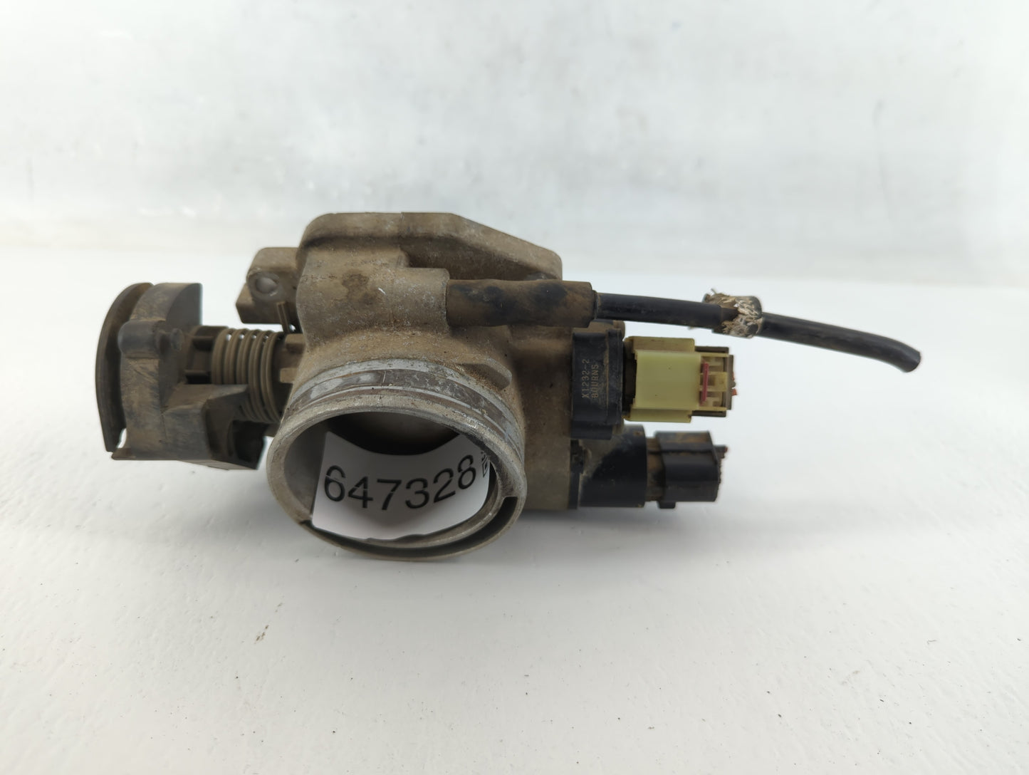 2001-2004 Jeep Grand Cherokee Throttle Body P/N:53030840 Fits Fits 2001 2002 2003 2004 OEM Used Auto Parts - Oemusedautopart