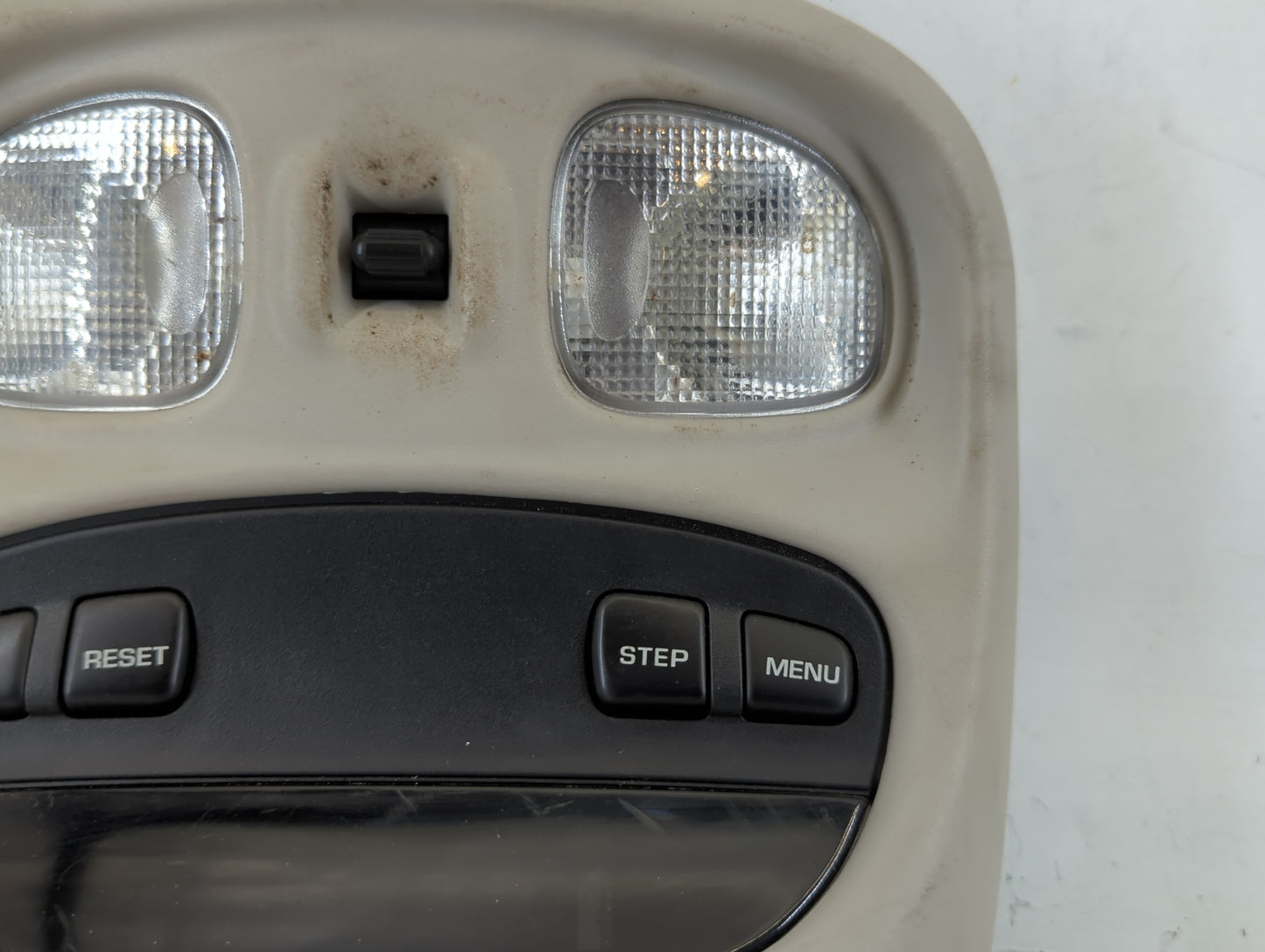 2004 Jeep Grand Cherokee Overhead Roof Console - Oemusedautoparts1.com