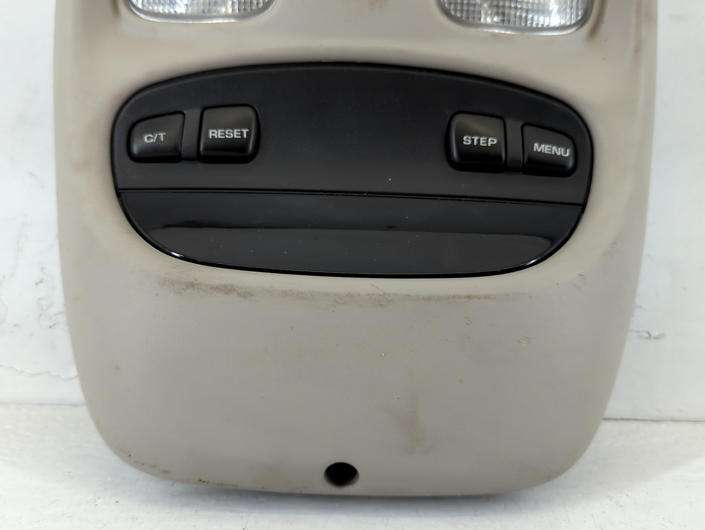 2004 Jeep Grand Cherokee Overhead Roof Console - Oemusedautoparts1.com