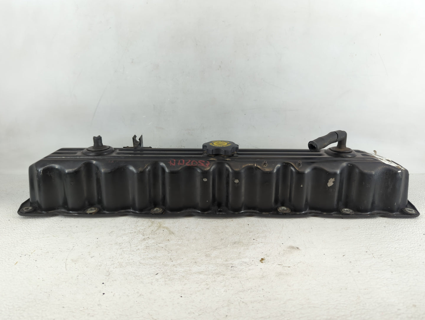 2004 Jeep Grand Cherokee Driver Left Cylinder Head Valve Cover Fits OEM Used Auto Parts - Oemusedautoparts1.com