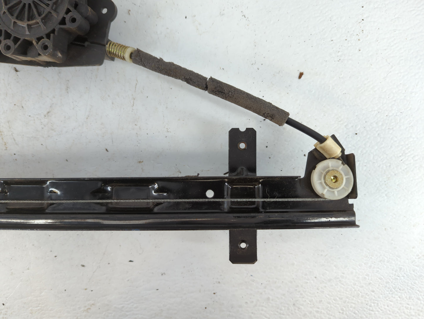 2000-2004 Jeep Grand Cherokee Driver Left Front Window Regulator 777031 - Oemusedautoparts1.com