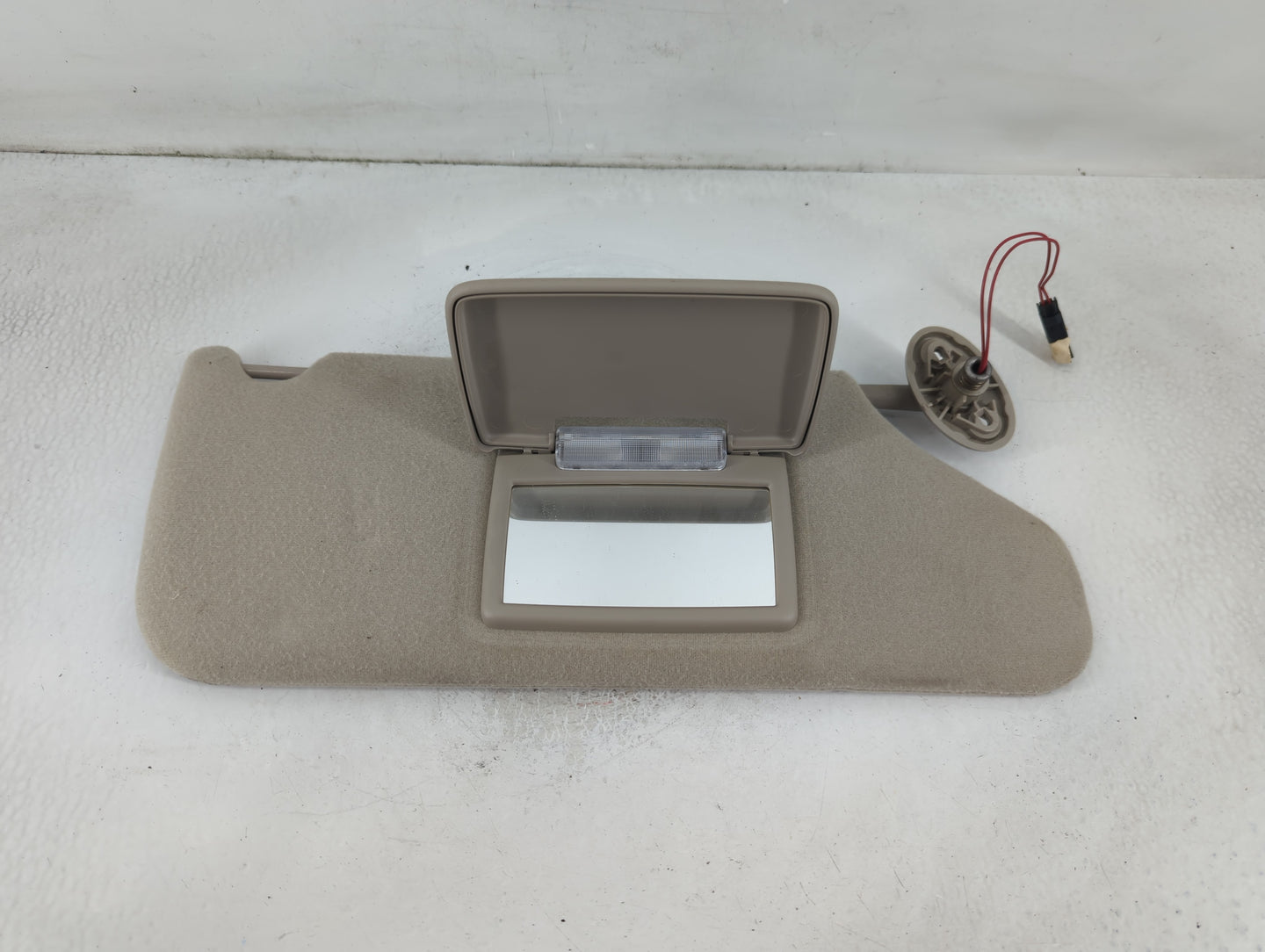 2002-2004 Jeep Grand Cherokee Sun Visor Shade Replacement Passenger Right Mirror Fits Fits 2002 2003 2004 OEM Used Auto Part