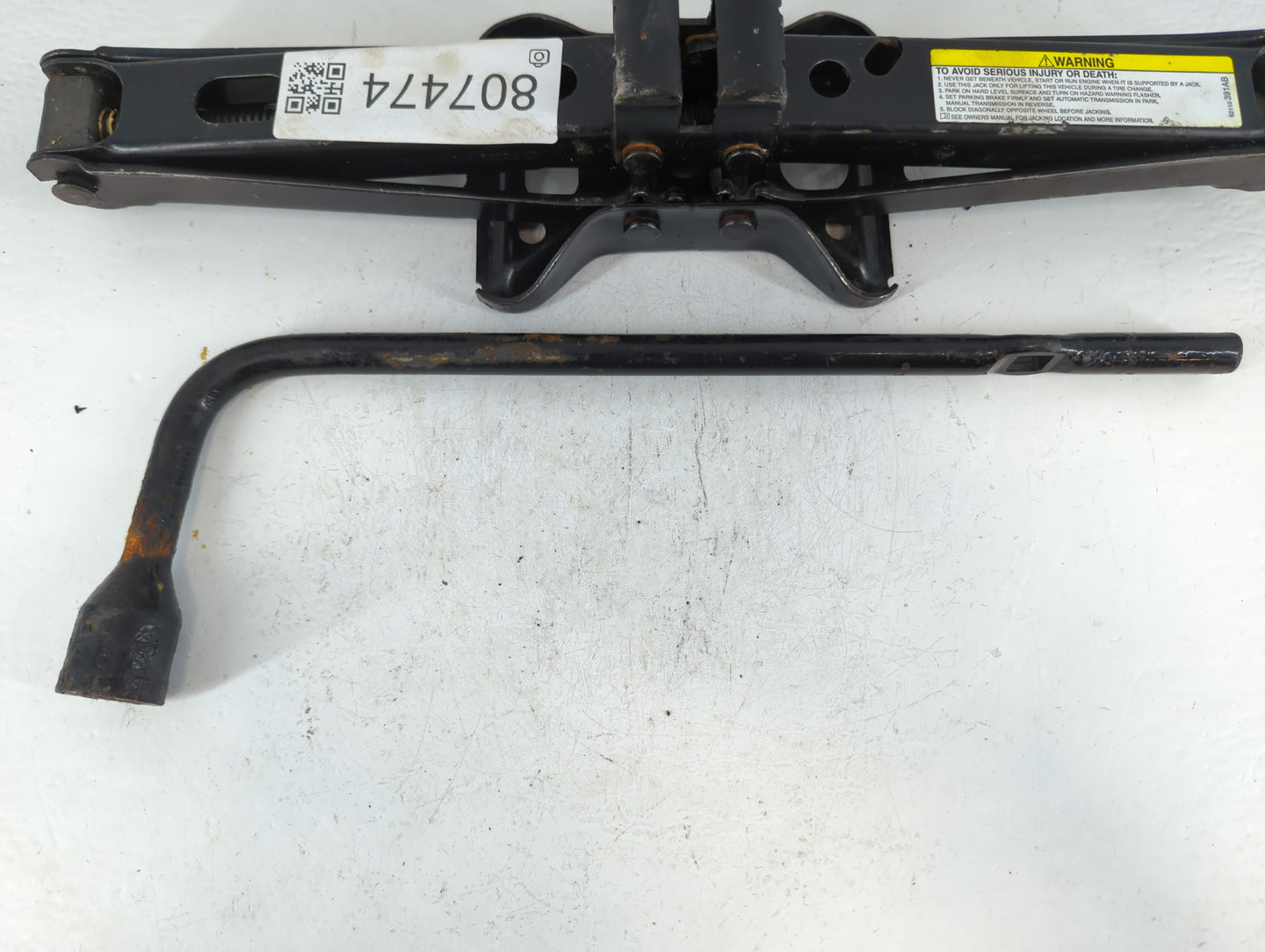 2004 Jeep Grand Cherokee Spare Scissor Car Jack - Oemusedautoparts1.com