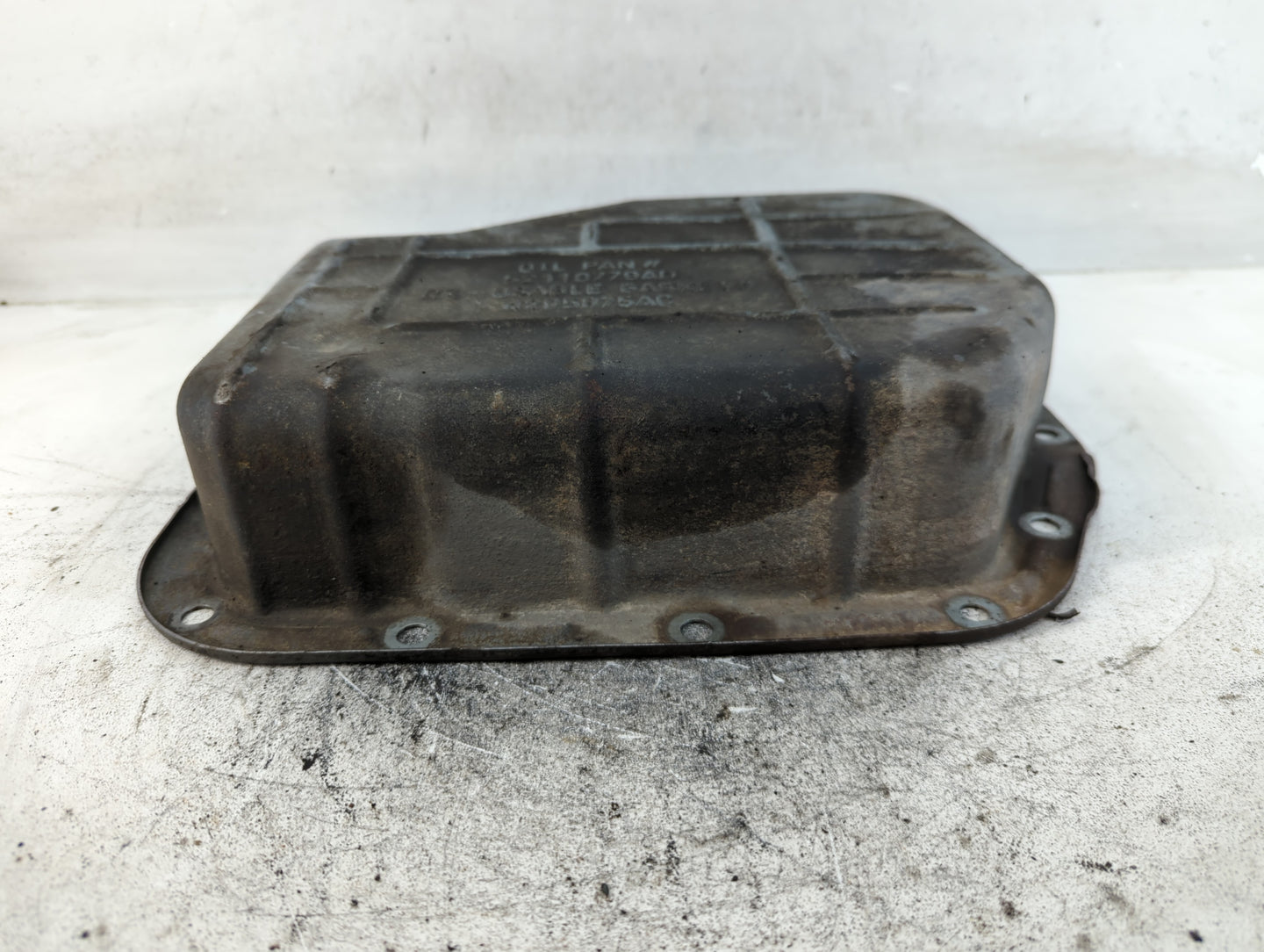 1999-2004 Jeep Grand Cherokee Engine Oil Pan P/N:52118779AD 4295875AC Fits Fits 1999 2000 2001 2002 2003 2004 OEM Used Auto 