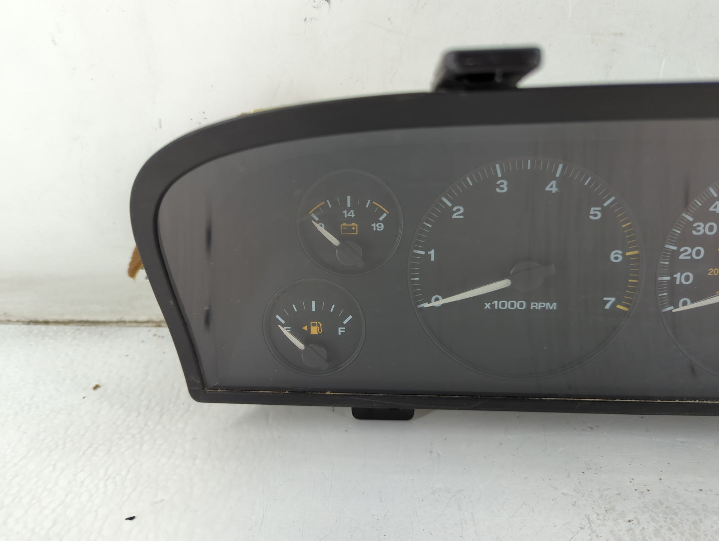 2002-2004 Jeep Grand Cherokee Instrument Cluster Speedometer Gauges Fits Fits 2002 2003 2004 OEM Used Auto Parts - Oemusedau