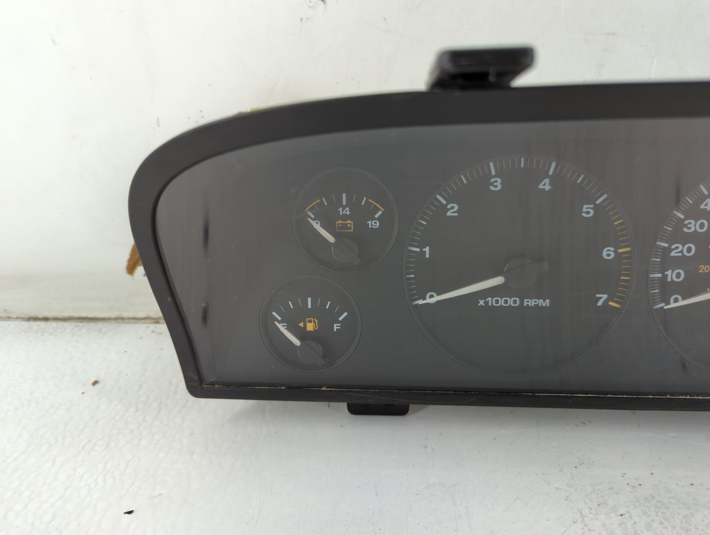 2002-2004 Jeep Grand Cherokee Instrument Cluster Speedometer Gauges Fits Fits 2002 2003 2004 OEM Used Auto Parts - Oemusedau