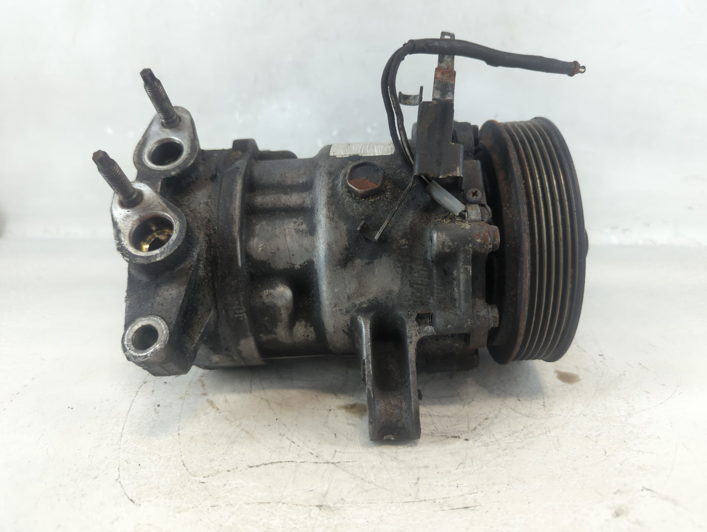2002-2005 Jeep Liberty Air Conditioning A/c Ac Compressor Oem - Oemusedautoparts1.com