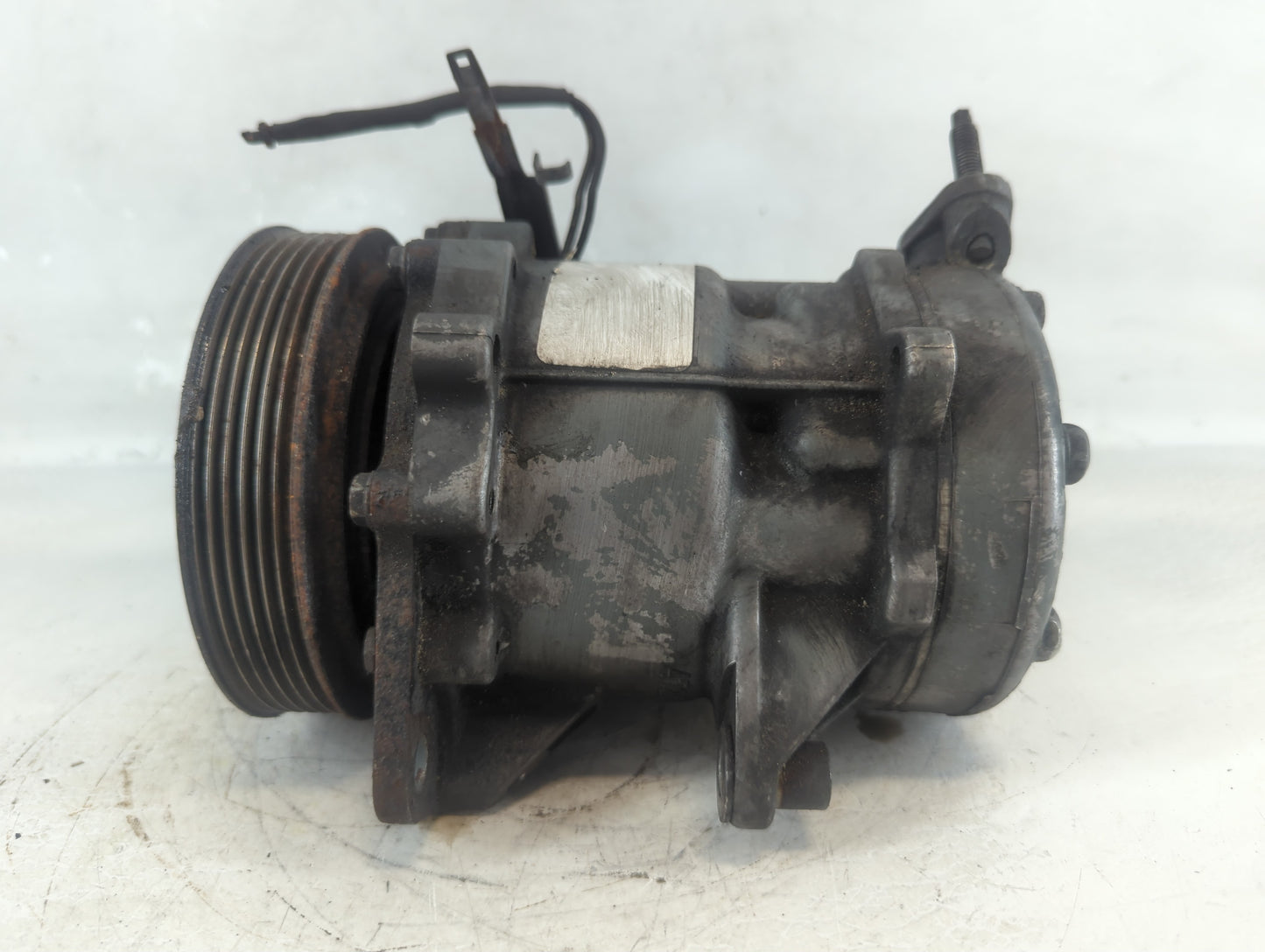 2002-2005 Jeep Liberty Air Conditioning A/c Ac Compressor Oem - Oemusedautoparts1.com
