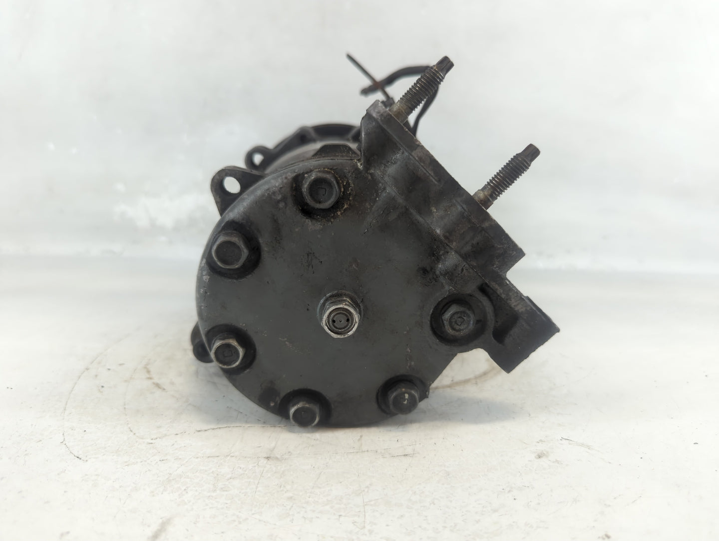 2002-2005 Jeep Liberty Air Conditioning A/c Ac Compressor Oem - Oemusedautoparts1.com