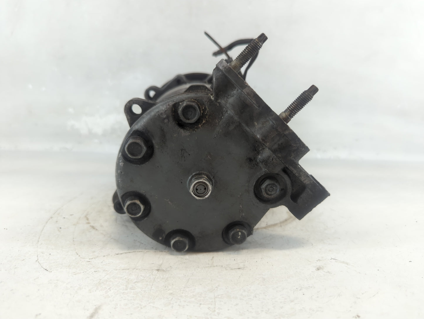 2002-2005 Jeep Liberty Air Conditioning A/c Ac Compressor Oem - Oemusedautoparts1.com