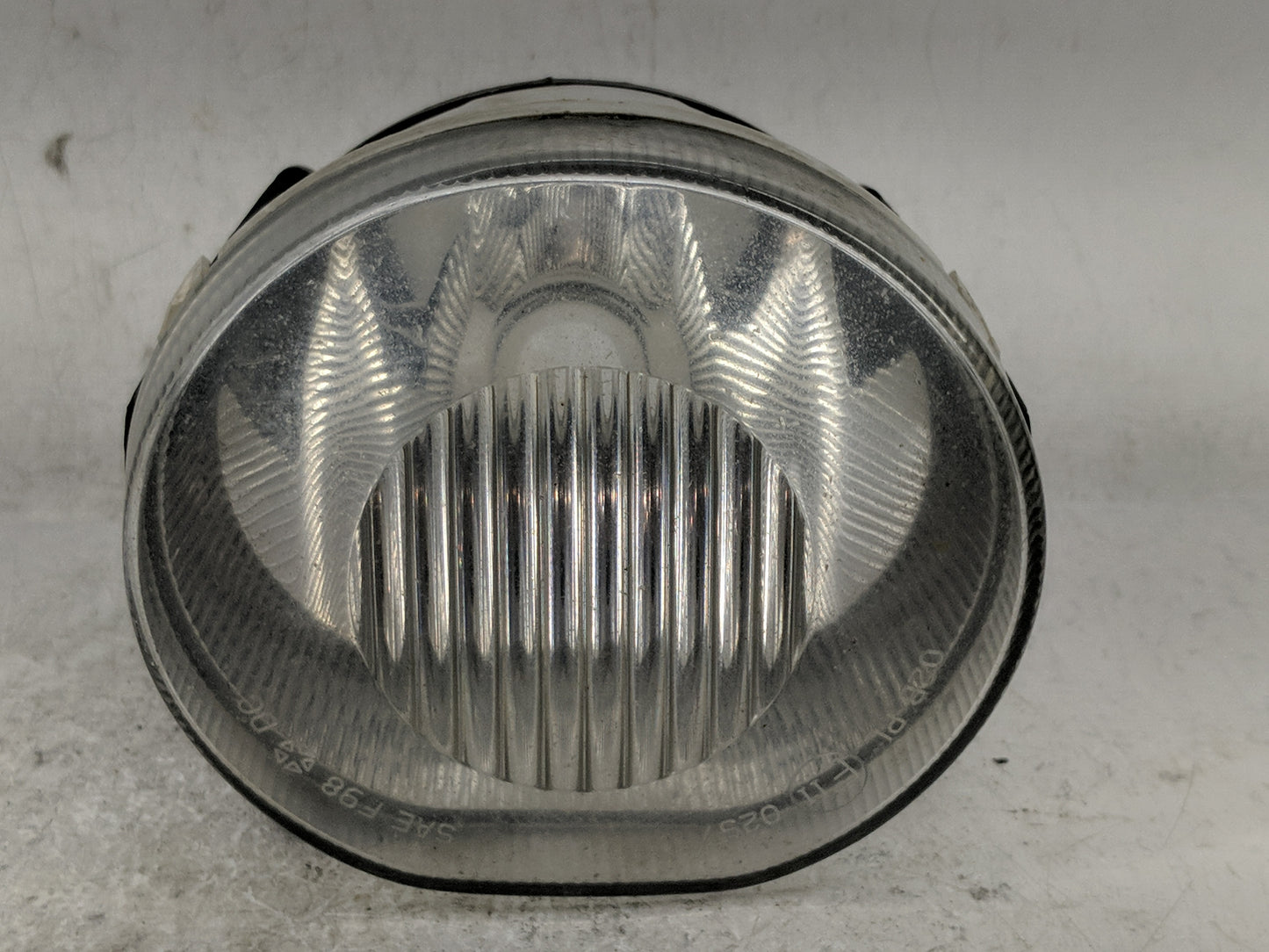2002-2004 Jeep Liberty Passenger Right Oem Front Light Lamp - Oemusedautoparts1.com