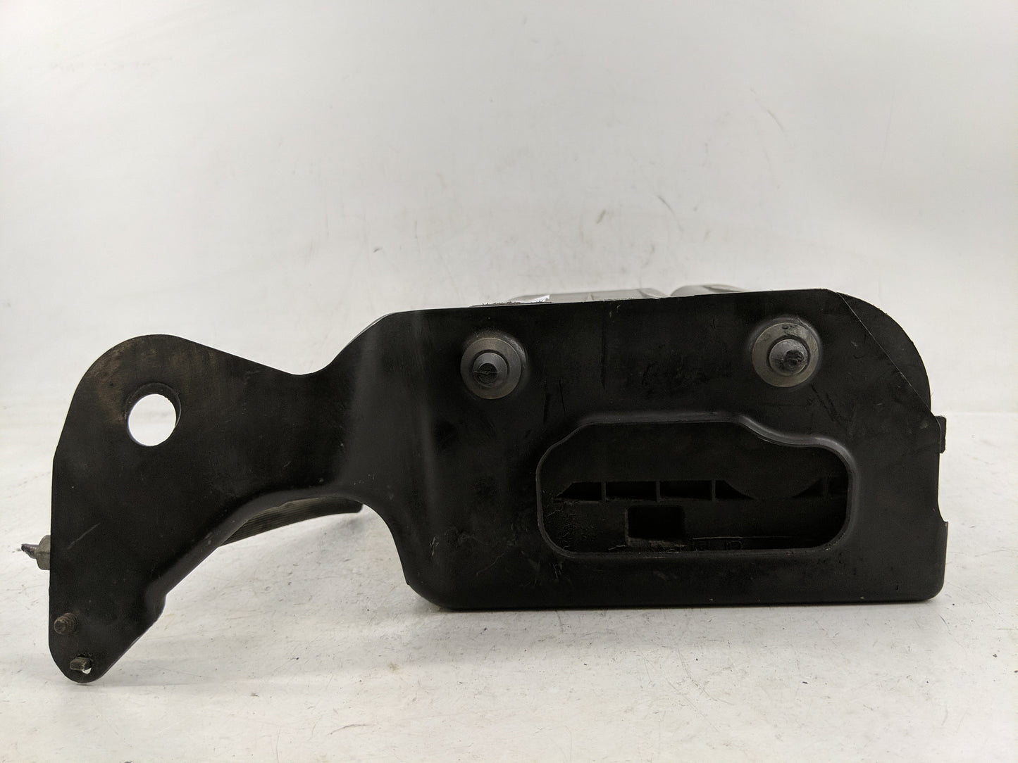 2004 Jeep Liberty Fuel Vapor Charcoal Canister - Oemusedautoparts1.com