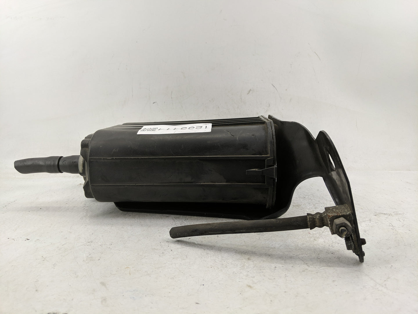 2004 Jeep Liberty Fuel Vapor Charcoal Canister - Oemusedautoparts1.com