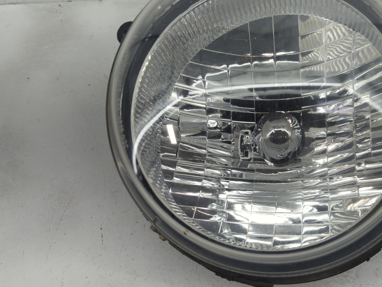 2002-2004 Jeep Liberty Driver Left Oem Head Light Headlight Lamp - Oemusedautoparts1.com
