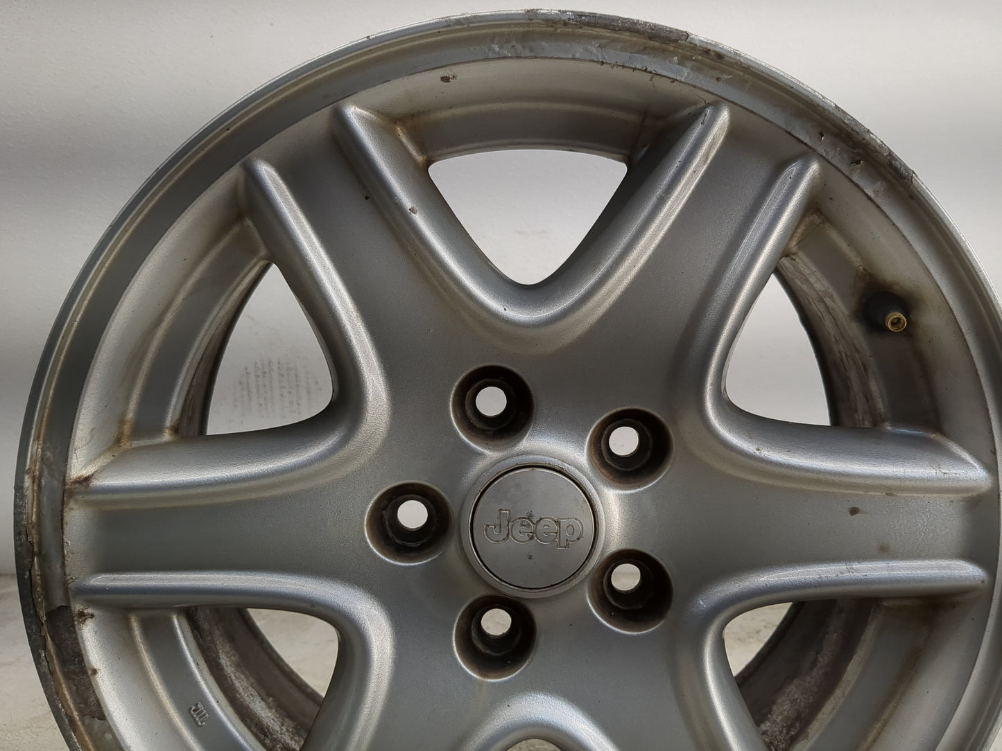 2002-2004 Jeep Liberty Oem Wheel Rim 1290594 - Oemusedautoparts1.com