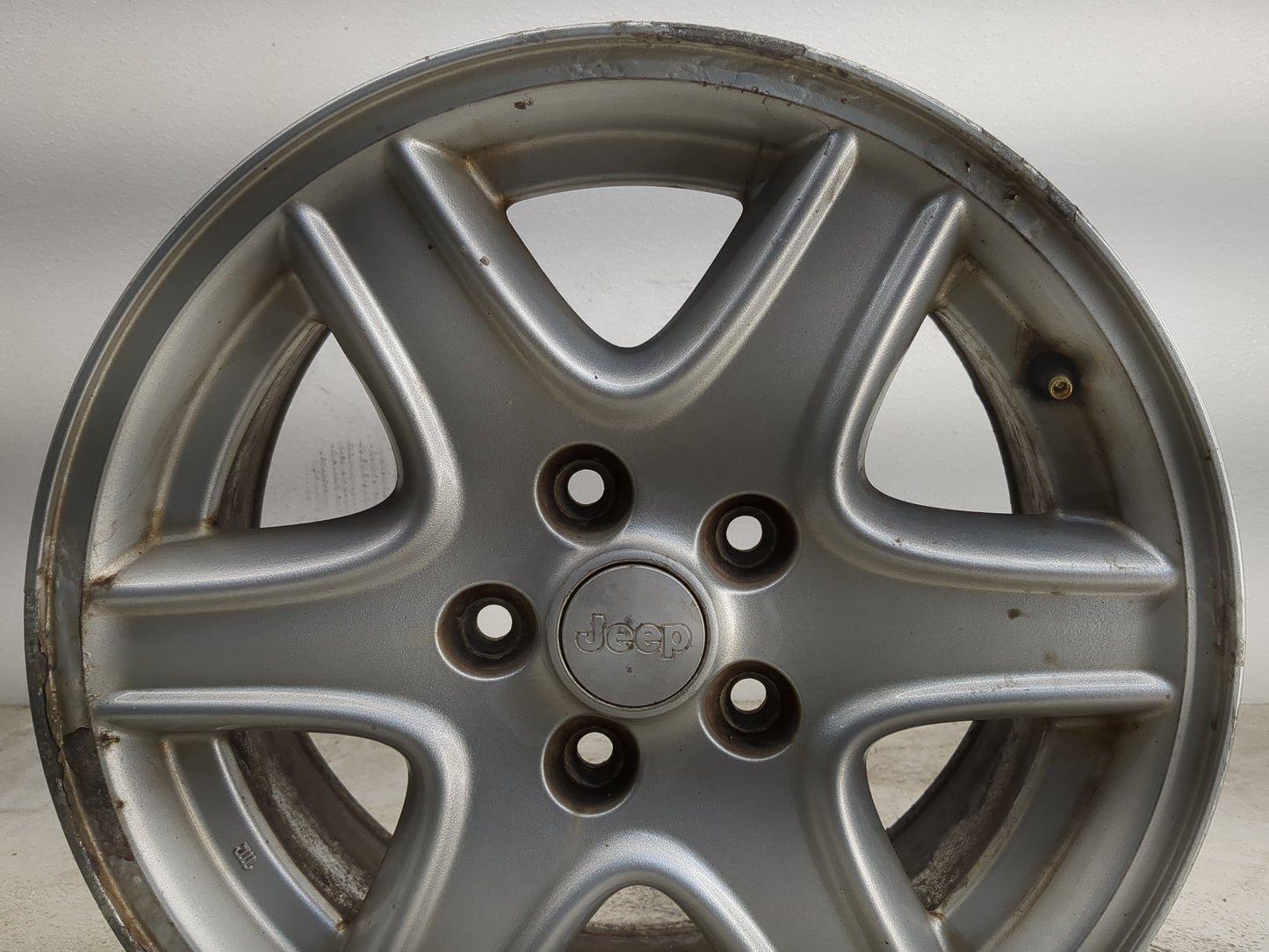 2002-2004 Jeep Liberty Oem Wheel Rim 1290594 - Oemusedautoparts1.com