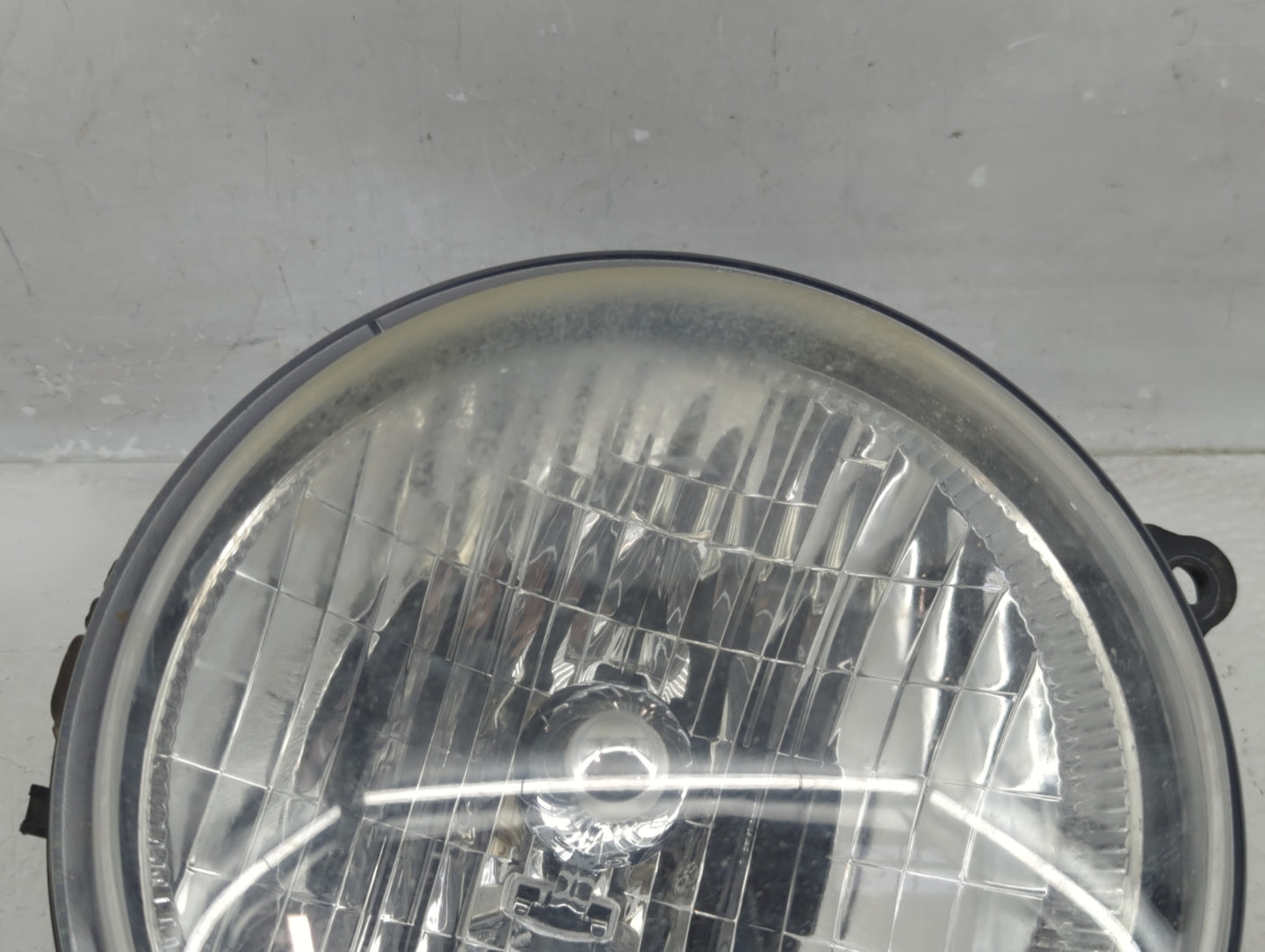 2004 Jeep Liberty Passenger Right Oem Fog Light Lamp - Oemusedautoparts1.com