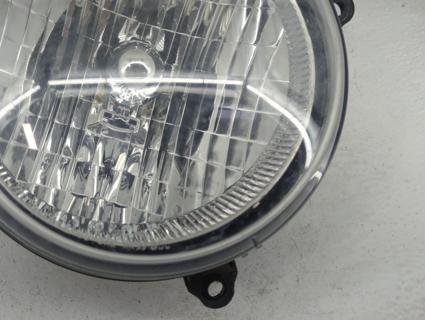 2004 Jeep Liberty Passenger Right Oem Fog Light Lamp - Oemusedautoparts1.com