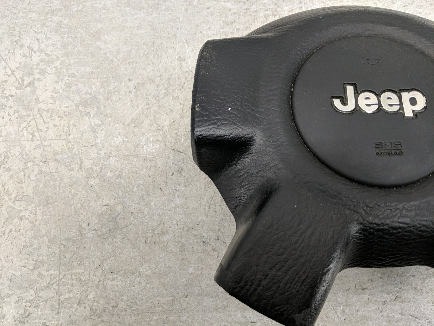 2004 Jeep Liberty Air Bag Driver Left Steering Wheel Mounted P/N:5JS061X9AC Fits OEM Used Auto Parts - Oemusedautoparts1.com