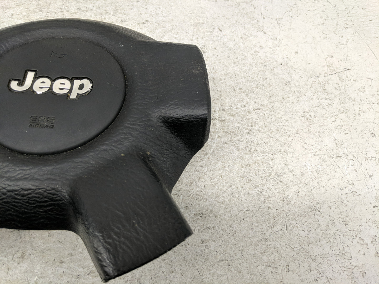 2004 Jeep Liberty Air Bag Driver Left Steering Wheel Mounted P/N:5JS061X9AC Fits OEM Used Auto Parts - Oemusedautoparts1.com