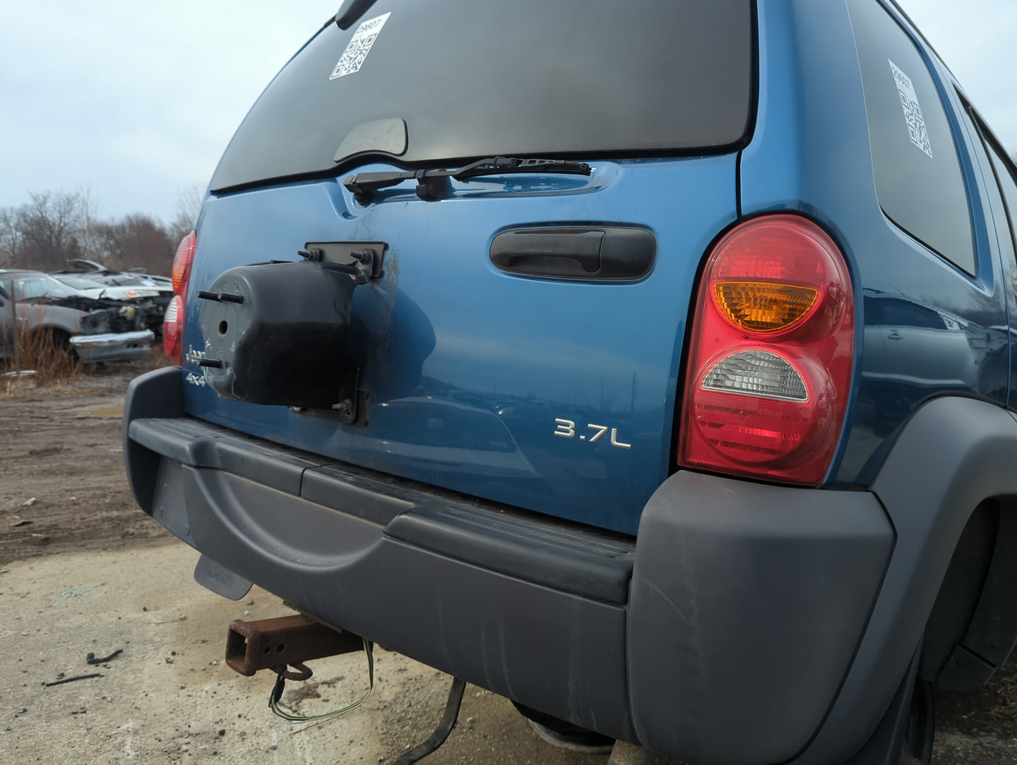2003-2007 Jeep Liberty Back Door Right Passenger Side Oem 1360437 - Oemusedautoparts1.com