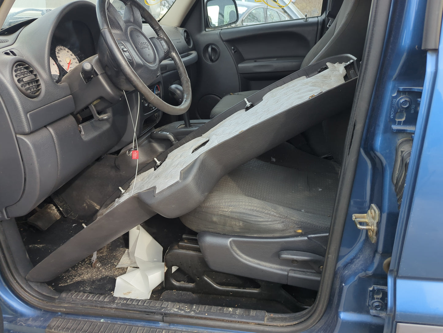 2004-2004 Jeep Liberty Driver Front Seat Oem - Oemusedautoparts1.com