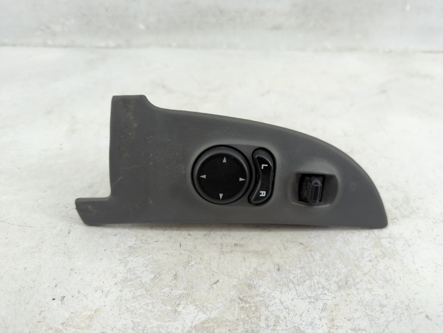 2004-2007 Jeep Liberty Master Power Window Switch Replacement Driver Side Left P/N:56010695AA Fits Fits 2004 2005 2006 2007 