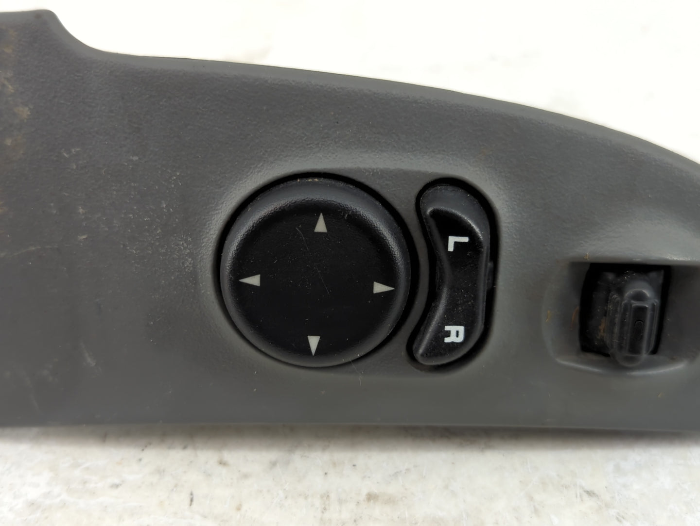 2004-2007 Jeep Liberty Master Power Window Switch Replacement Driver Side Left P/N:56010695AA Fits Fits 2004 2005 2006 2007 