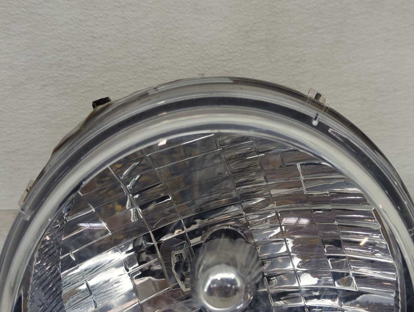 2002-2004 Jeep Liberty Passenger Right Oem Head Light Headlight Lamp - Oemusedautoparts1.com