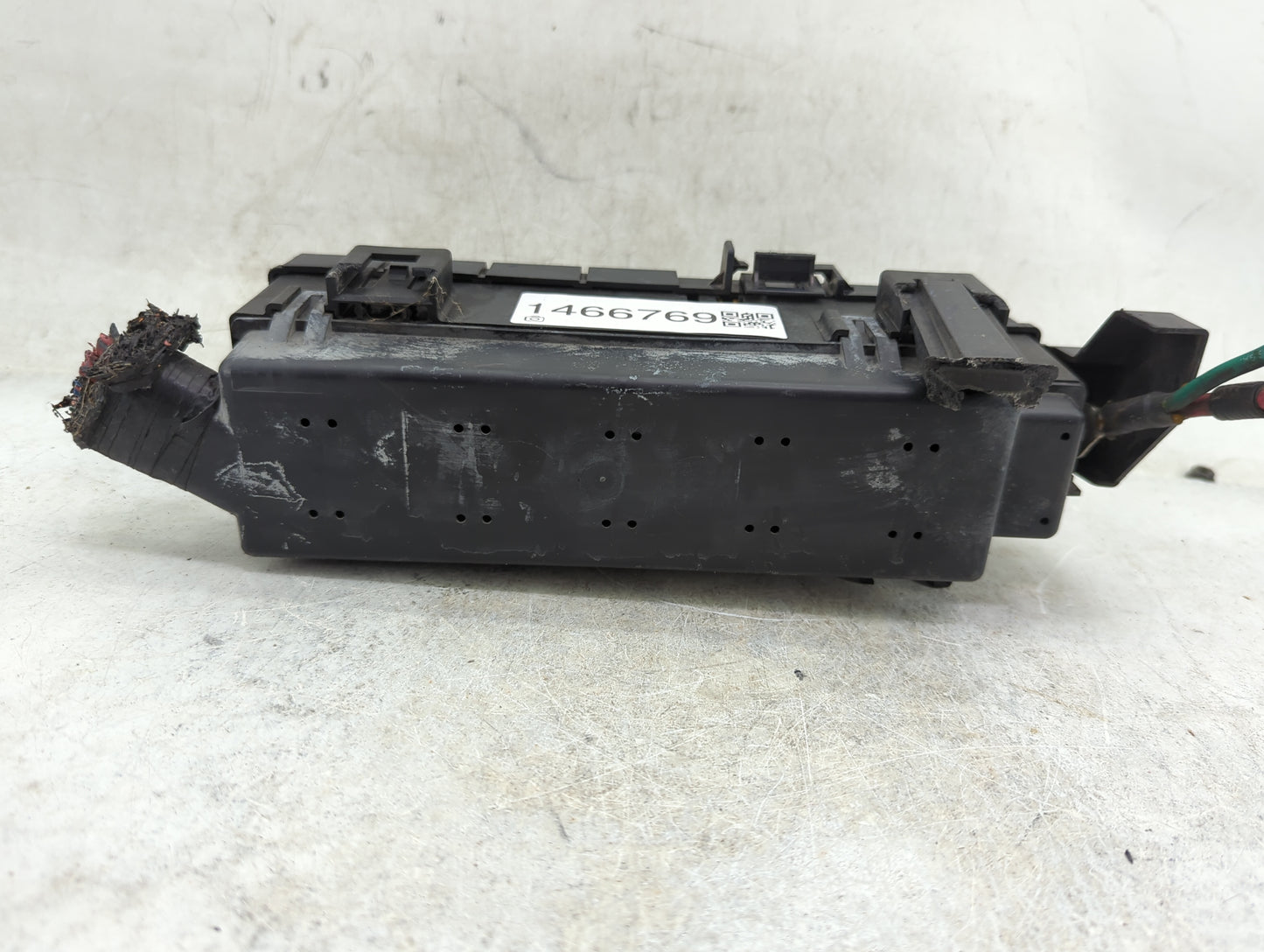2002-2004 Jeep Liberty Fusebox Fuse Box Panel Relay Module P/N:56010441AF Fits Fits 2002 2003 2004 OEM Used Auto Parts - Oem