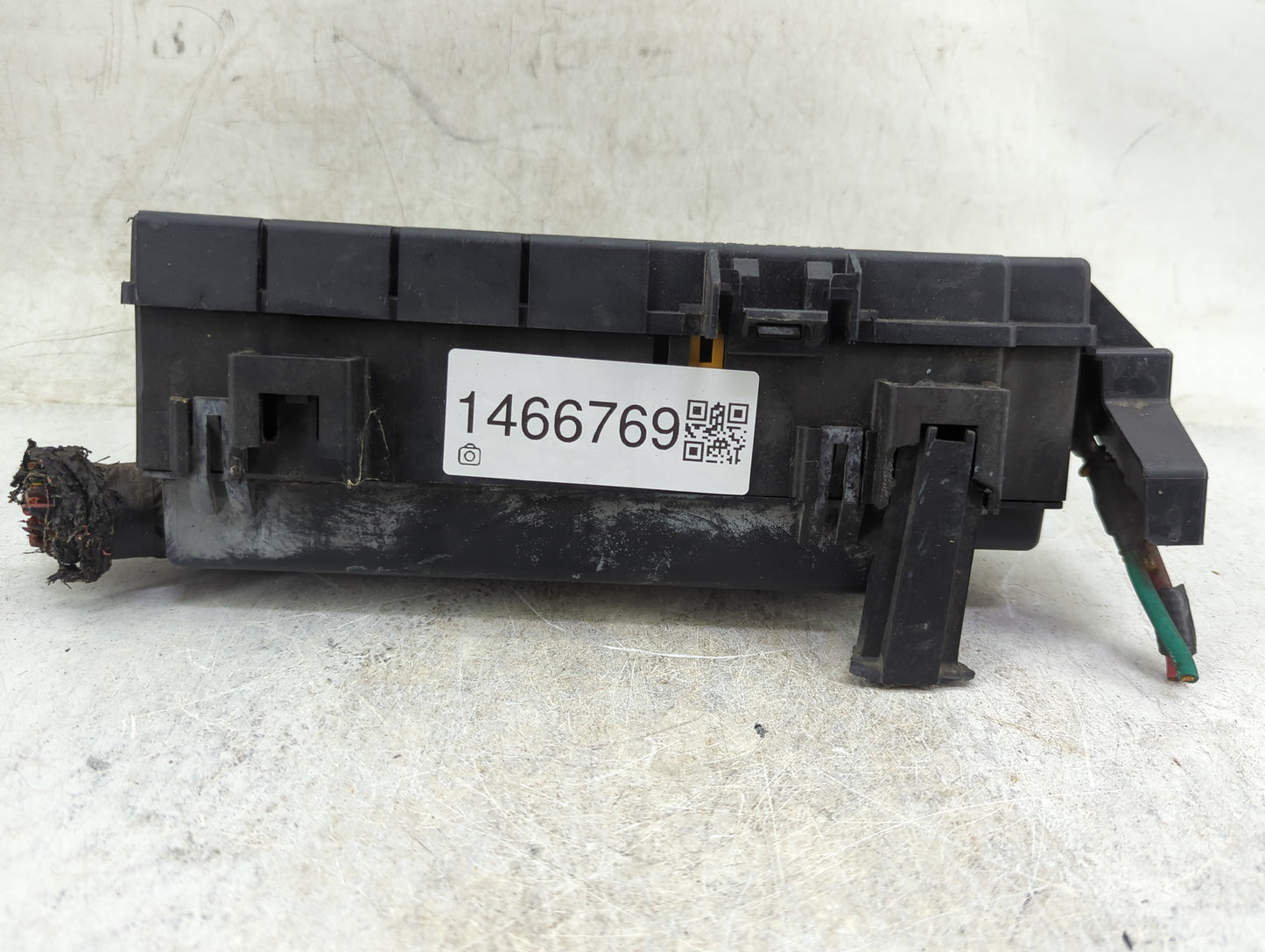 2002-2004 Jeep Liberty Fusebox Fuse Box Panel Relay Module P/N:56010441AF Fits Fits 2002 2003 2004 OEM Used Auto Parts - Oem