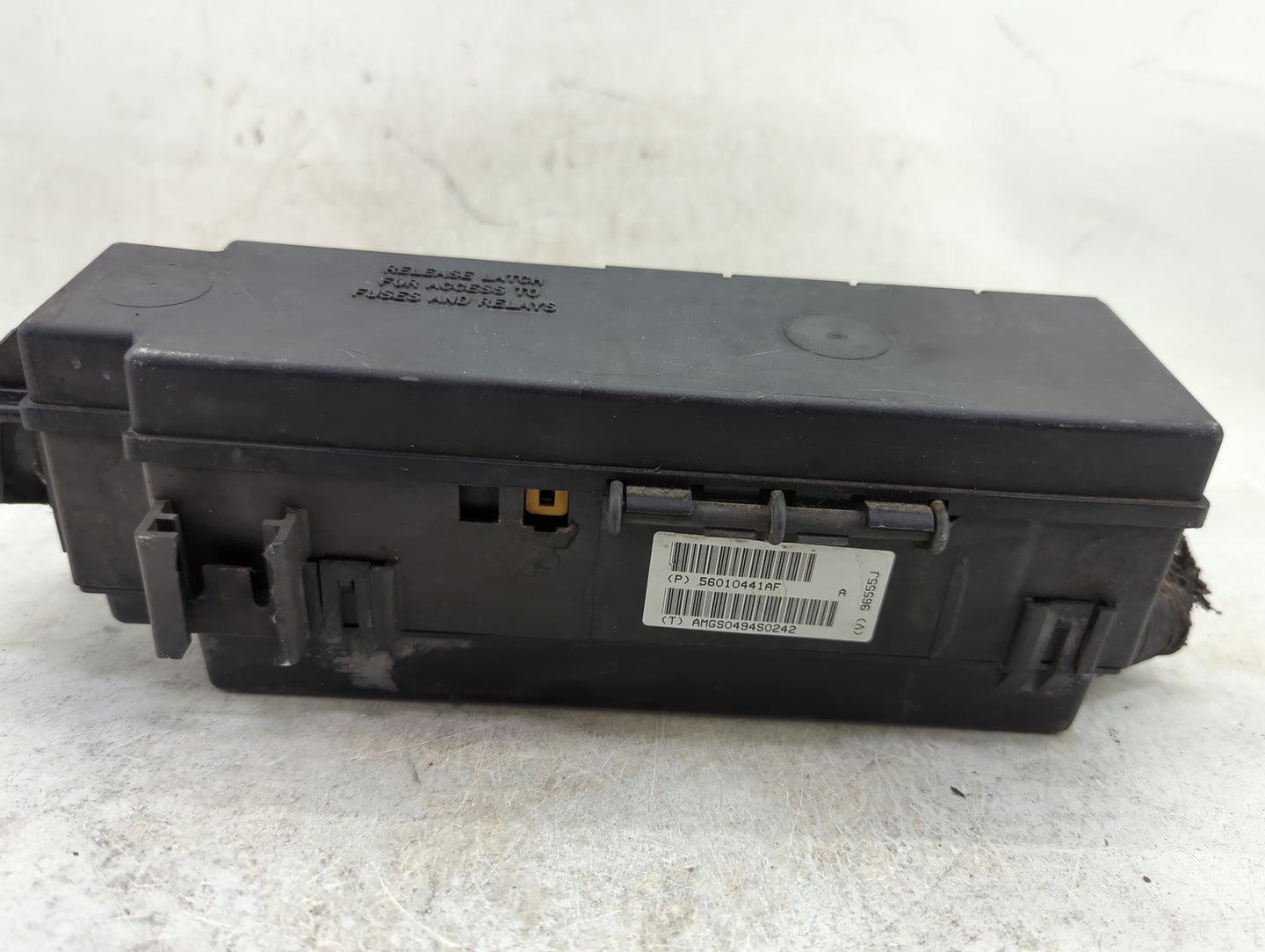 2002-2004 Jeep Liberty Fusebox Fuse Box Panel Relay Module P/N:56010441AF Fits Fits 2002 2003 2004 OEM Used Auto Parts - Oem